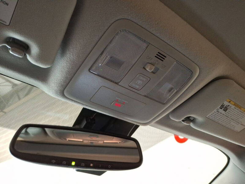 2017 Toyota Prius v Five