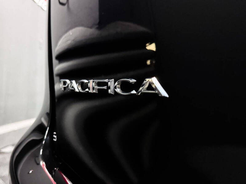 2017 Chrysler Pacifica Touring-L Plus