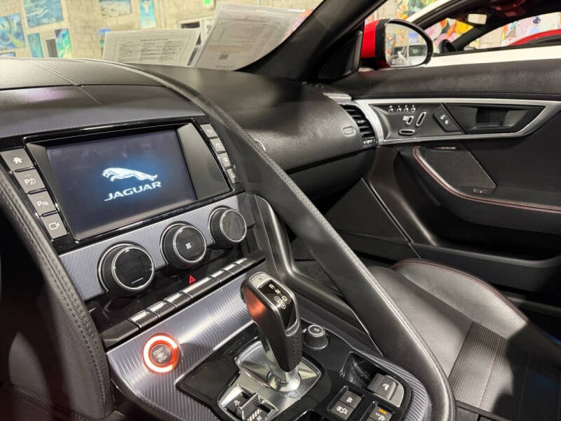 2018 Jaguar F-TYPE R-Dynamic