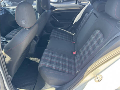 2018 Volkswagen Golf GTI S