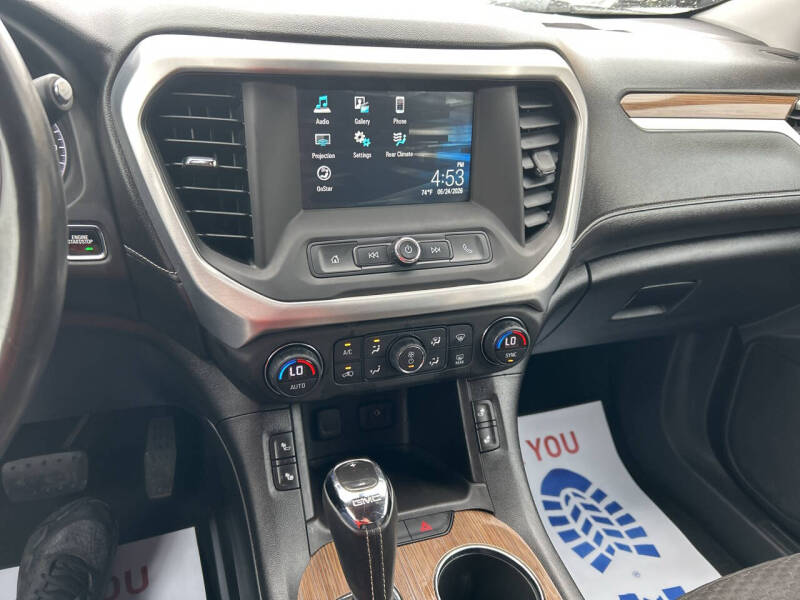 2017 GMC Acadia SLE-2