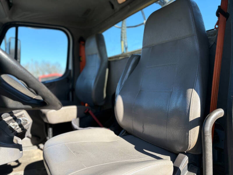 2017 Freightliner M2 112