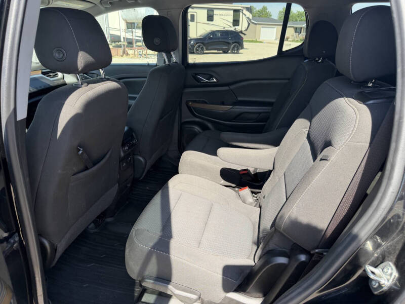 2022 GMC Acadia SLE