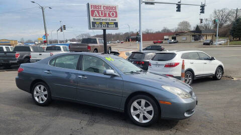 2005 Lexus ES 330 for sale at FIRST CHOICE AUTO in Middletown OH