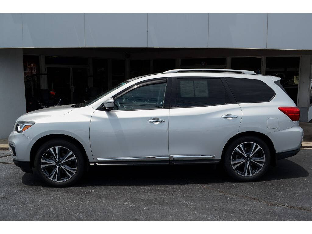 2020 Nissan Pathfinder for sale at EARL DUFF PRE-OWNED CENTER in Harriman, TN