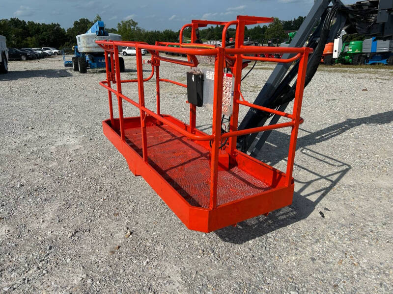 2016 Skyjack 86' Manlift