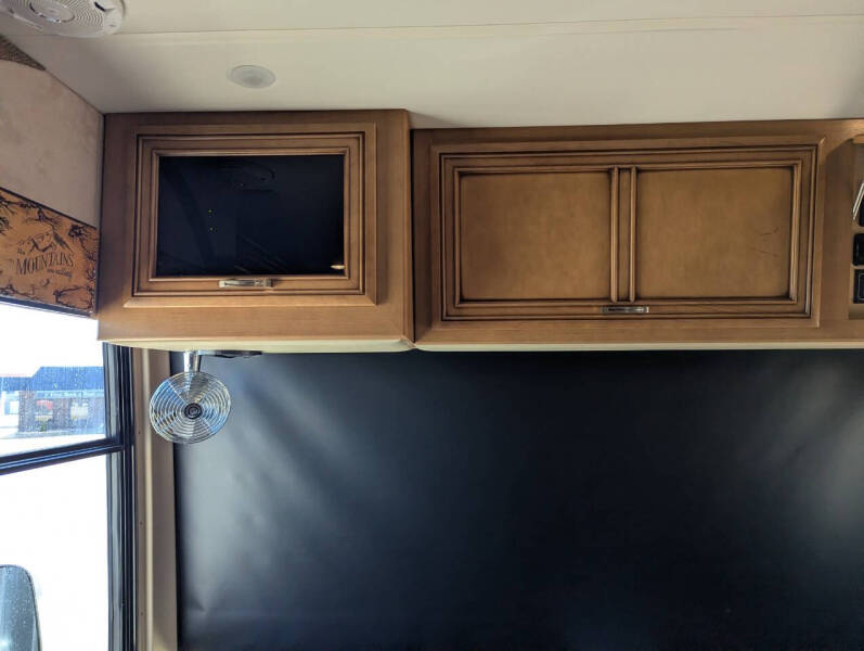 2016 Newmar Ventana LE 3725