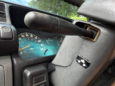2002 Isuzu NPR
