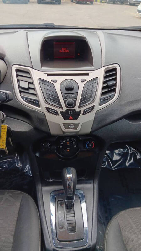 2013 Ford Fiesta SE