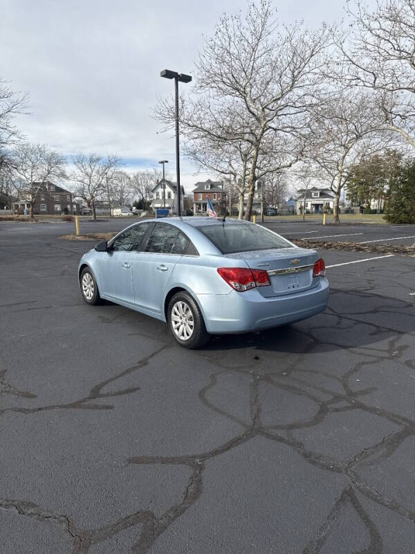 2011 Chevrolet Cruze LS