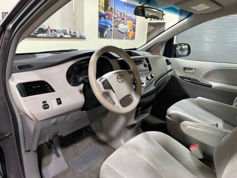 2012 Toyota Sienna