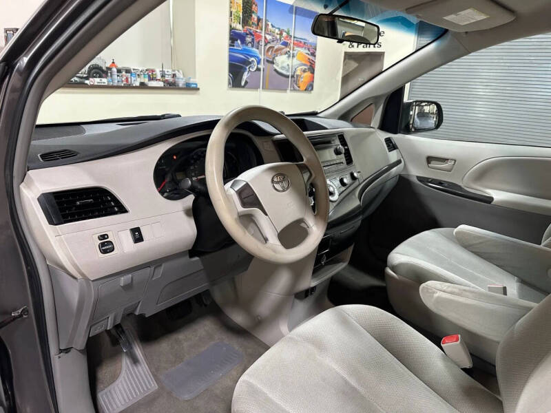 2012 Toyota Sienna