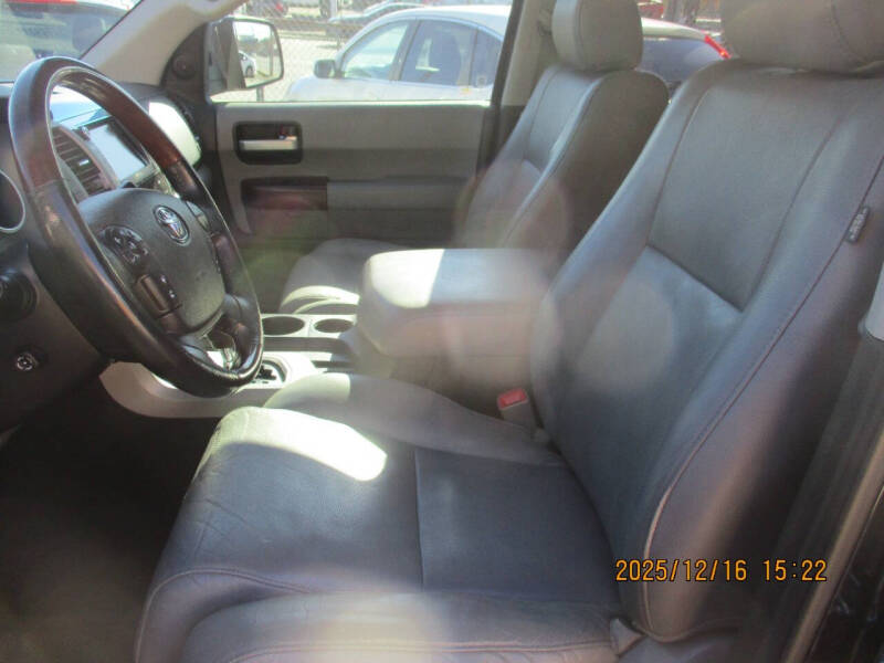 2013 Toyota Sequoia Platinum