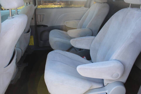 2014 Toyota Sienna LE 7-Passenger