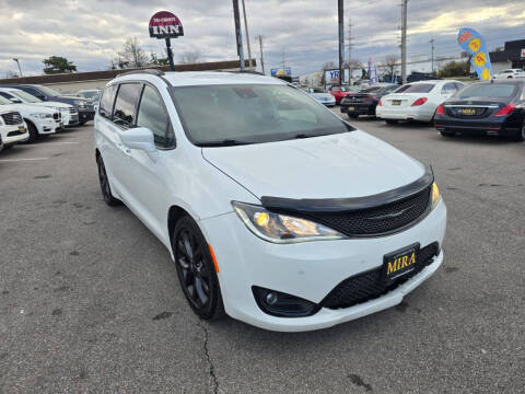 2020 Chrysler Pacifica Touring