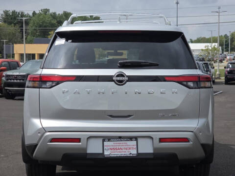 2025 Nissan Pathfinder SL