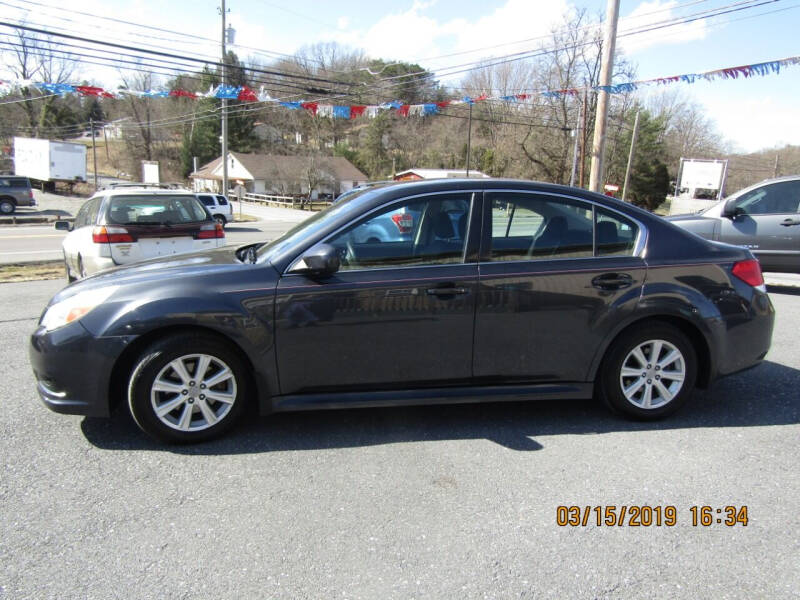 2010 Subaru Legacy for sale at Middle Ridge Motors in New Bloomfield PA