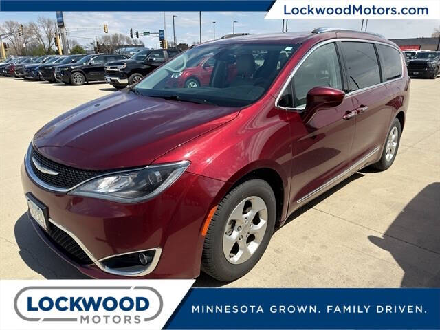 2017 Chrysler Pacifica Touring-L Plus