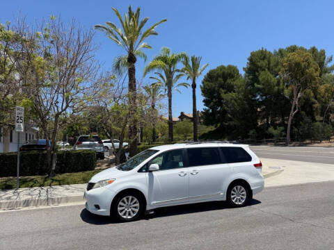 2011 Toyota Sienna LE 7-Passenger