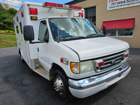 2003 Ford E-Series for sale at I-Deal Cars LLC in York PA