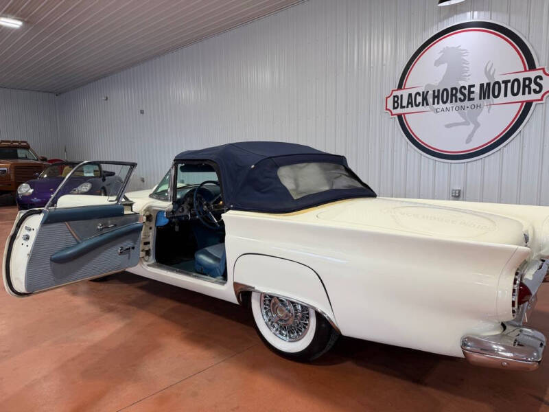1957 Ford Thunderbird
