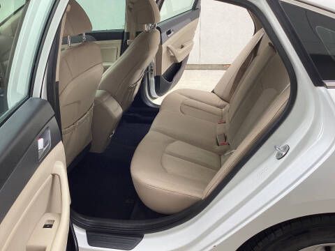 2017 Hyundai Sonata Hybrid SE