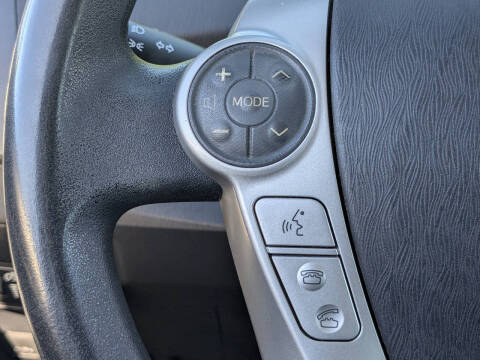 2013 Toyota Prius Plug-in Hybrid Advanced