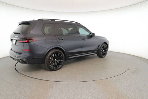 2023 BMW X7 M60i