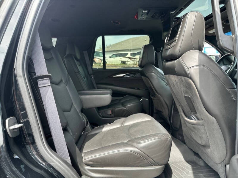 2016 Cadillac Escalade Platinum