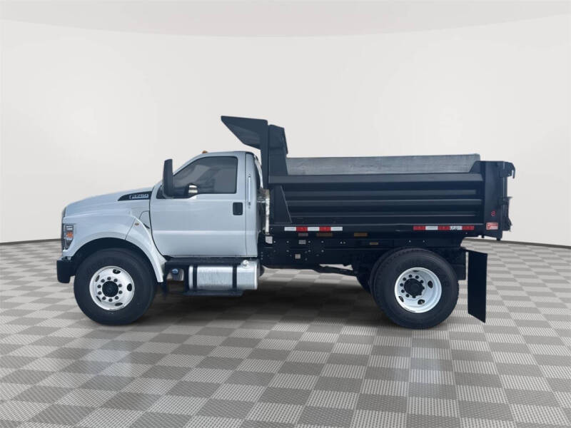 2022 Ford F-750 Super Duty
