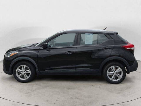 2019 Nissan Kicks S