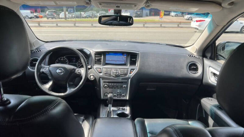 2017 Nissan Pathfinder Platinum