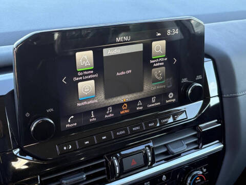 2025 Nissan Pathfinder SL