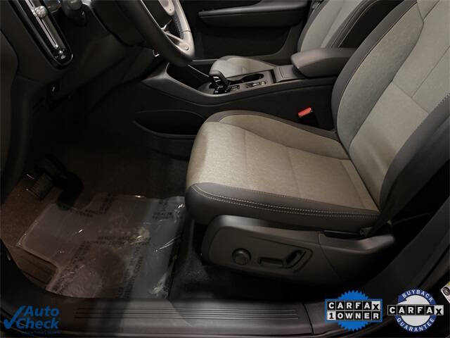 2025 Volvo XC40 B5 Core Bright Theme