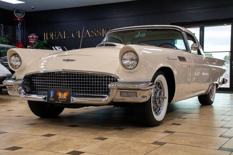 1957 Ford Thunderbird