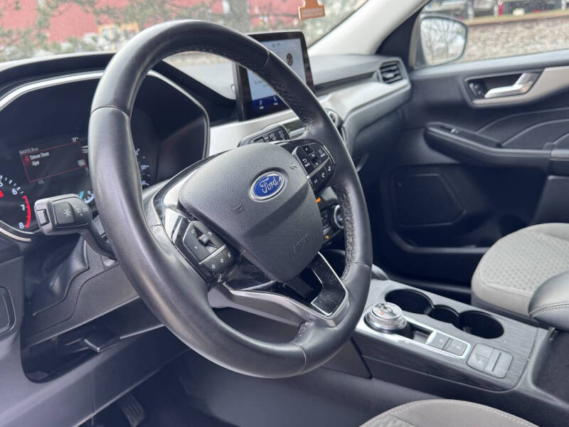 2021 Ford Escape SE