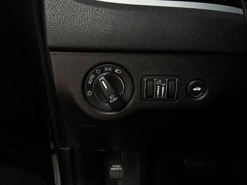 2019 Chrysler 300 S