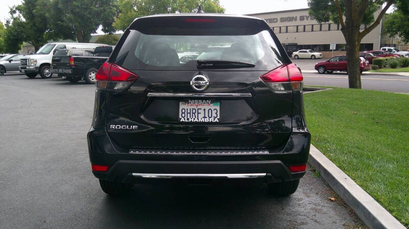 2018 Nissan Rogue S