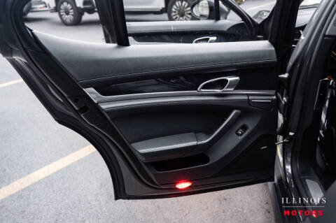 2016 Porsche Panamera 4 Edition