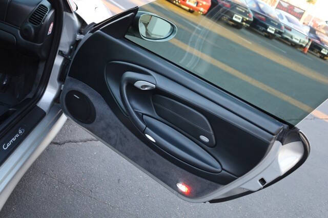 2004 Porsche 911 Carrera 4S