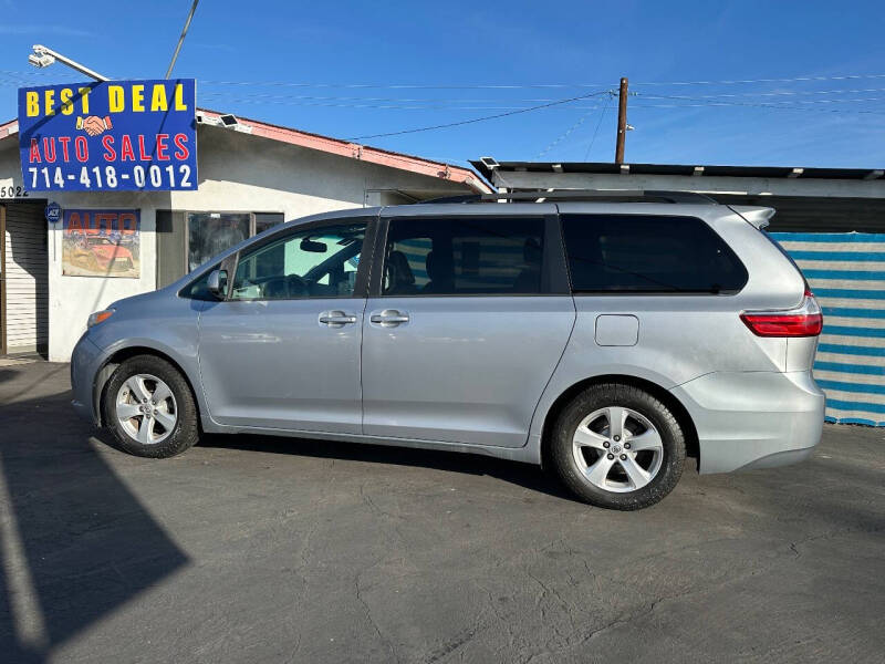 2015 Toyota Sienna LE 8-Passenger