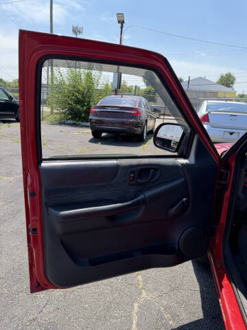 2000 Chevrolet S-10 LS