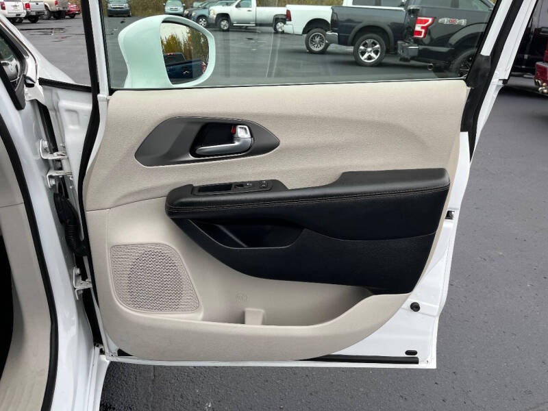 2020 Chrysler Pacifica Touring L