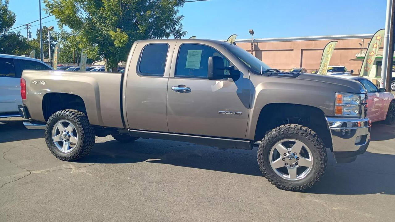 2011 Chevrolet Silverado 2500HD for sale at Auto Plaza in Fresno, CA