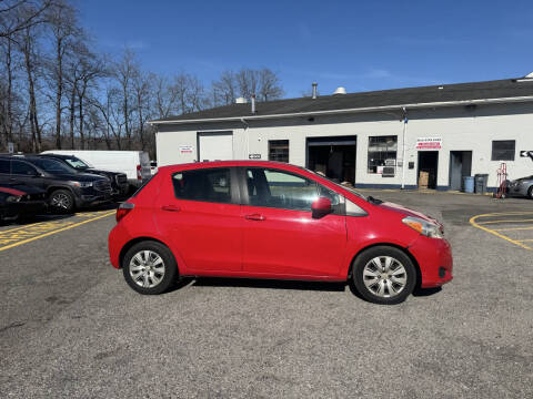 2014 Toyota Yaris 5-Door LE