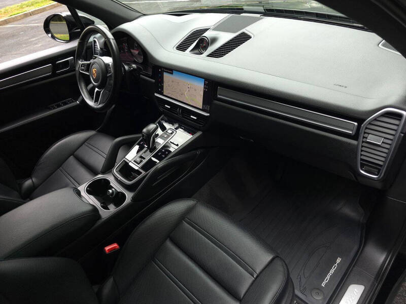 2023 Porsche Cayenne Platinum Edition