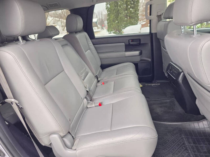 2013 Toyota Sequoia SR5