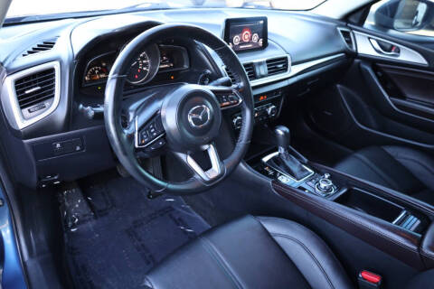 2017 Mazda MAZDA3 Touring