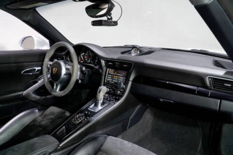 2016 Porsche 911 Carrera GTS