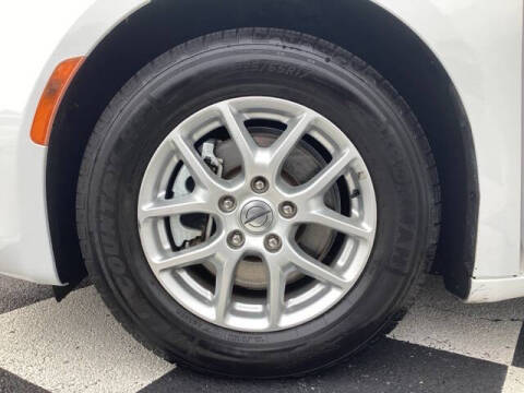 2022 Chrysler Voyager LX